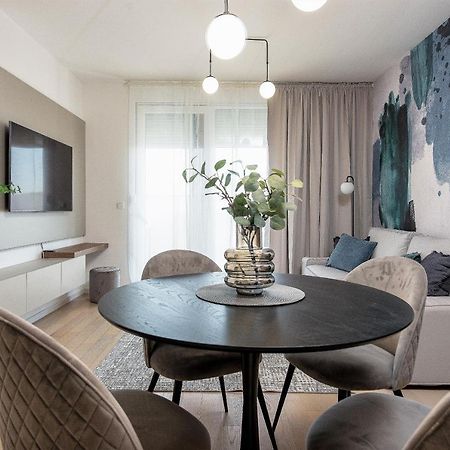 City Lux Apartment 2 - With Garage And Balcony 扎达尔 外观 照片