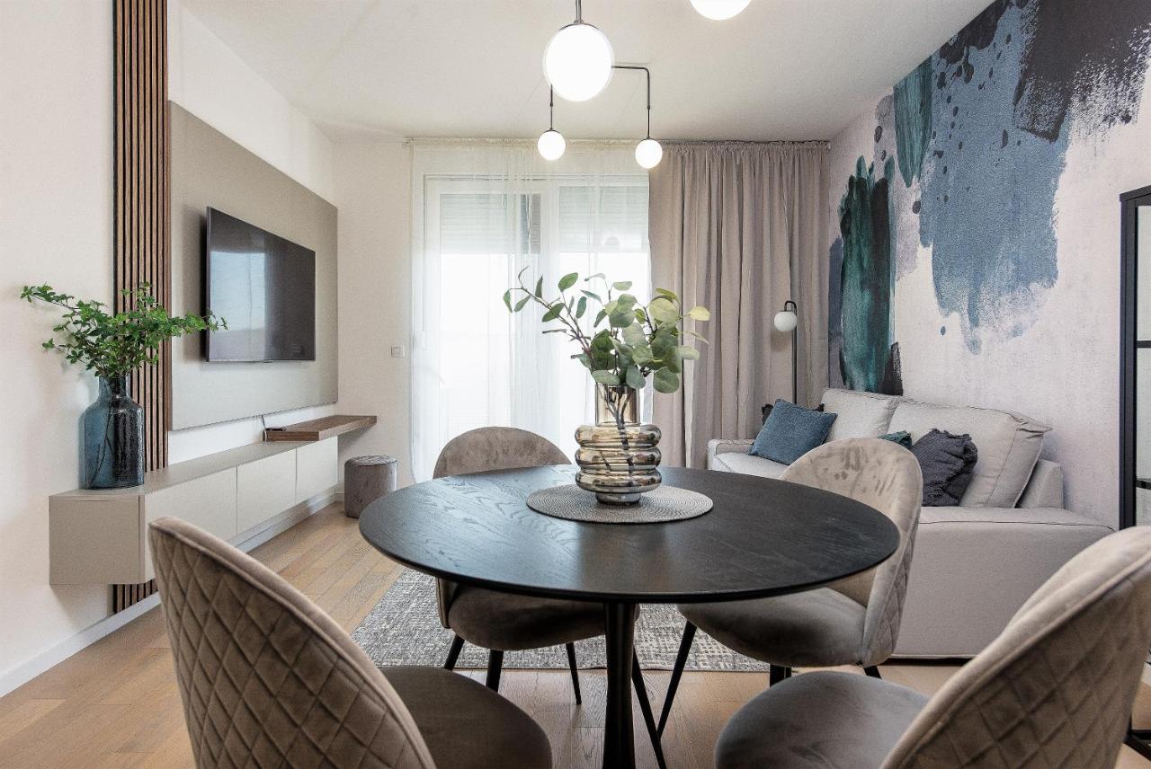 City Lux Apartment 2 - With Garage And Balcony 扎达尔 外观 照片