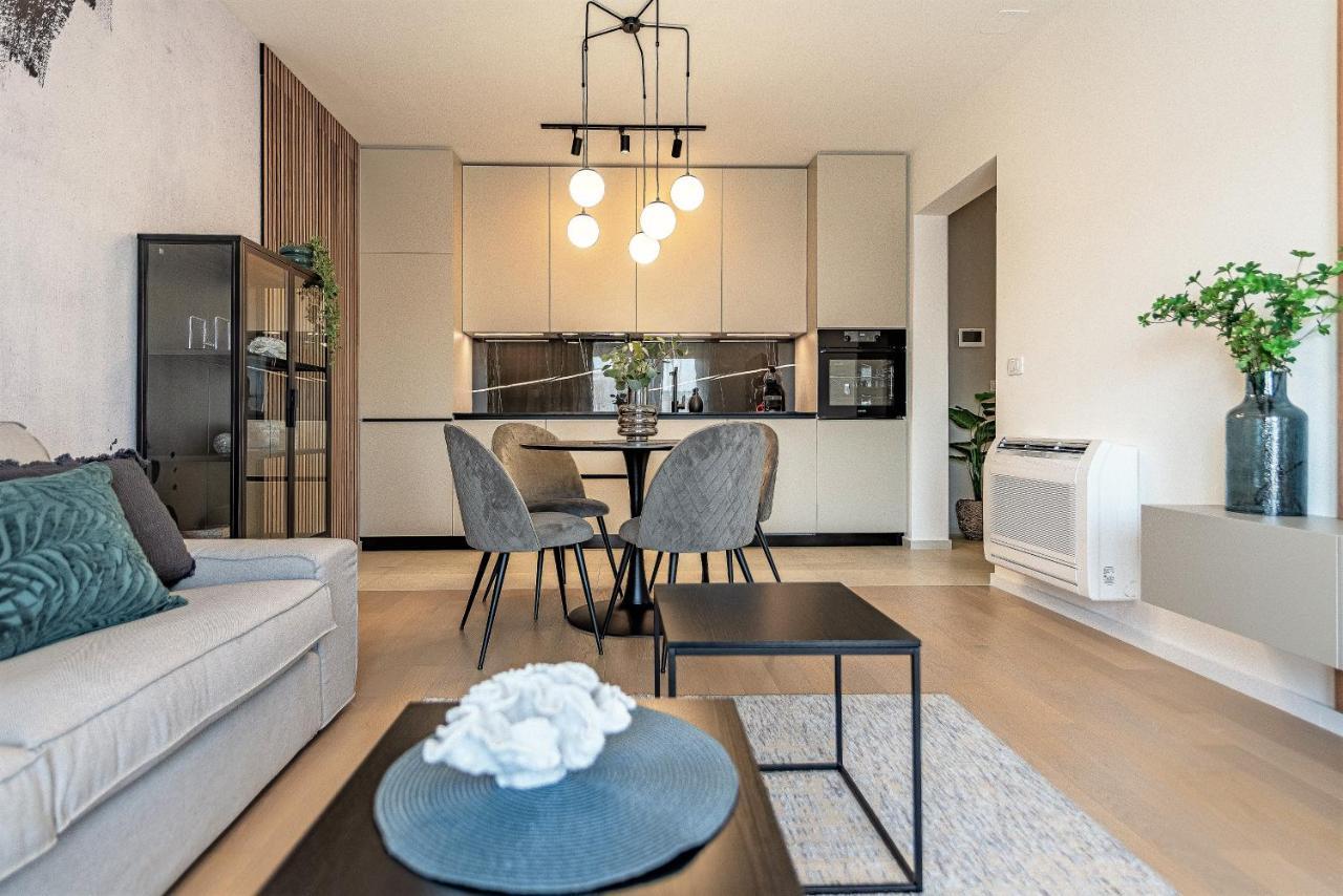 City Lux Apartment 2 - With Garage And Balcony 扎达尔 外观 照片