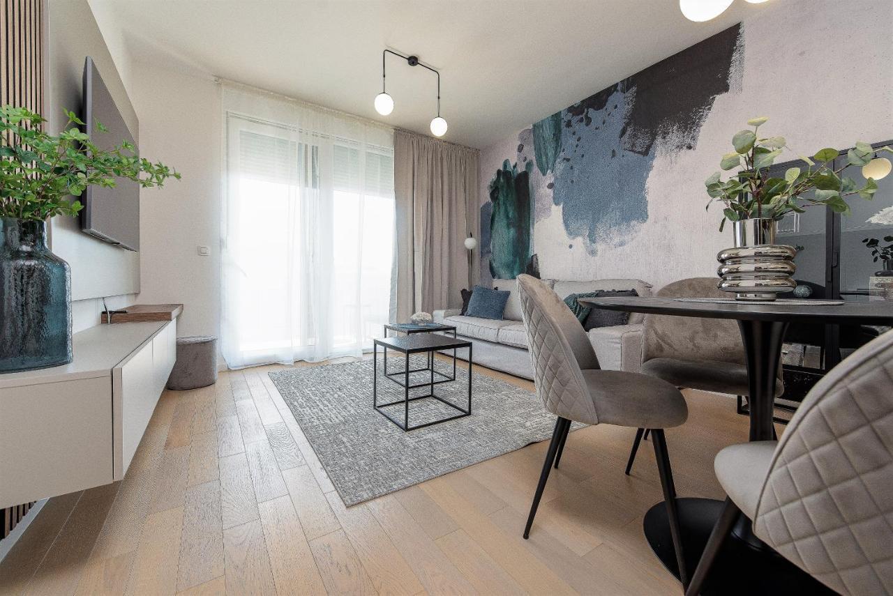 City Lux Apartment 2 - With Garage And Balcony 扎达尔 外观 照片